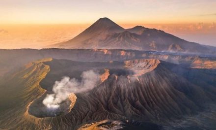 Panggonan Wingit: GUNUNG SEMERU SINGGASANA PARA DEWA