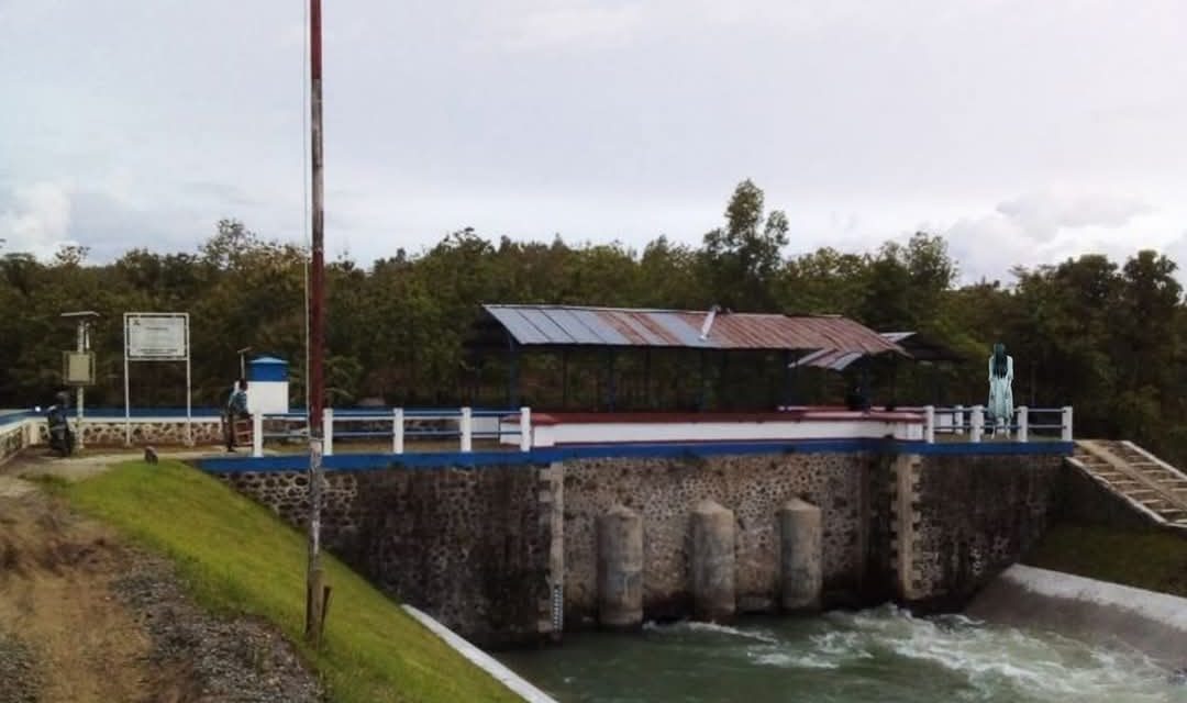 Panggonan Wingit: PENUNGGU PINTU AIR GRIBIG