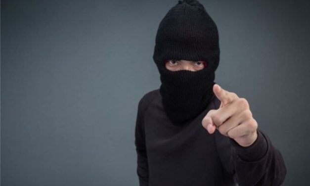 Kisah Kyai Pamungkas: MALING SAKTI