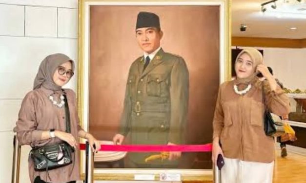 Kisah Kyai Pamungkas: MISTIS DISEPUTAR BUNG KARNO
