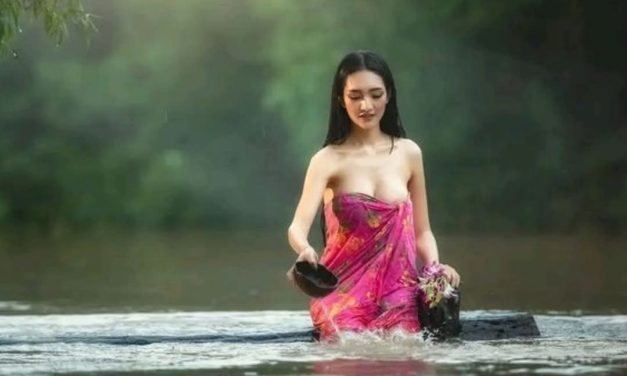 Kisah Mistis: RITUAL PAMER PAYUDARA DI UMBUL MANDING