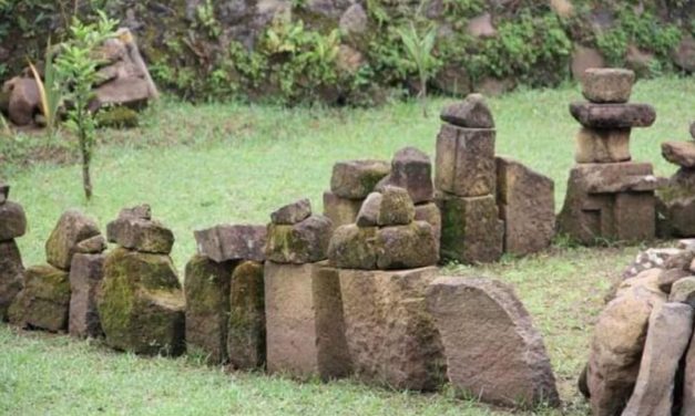 Panggonan Wingit: MISTIS BATU TUJUH, BOJONGMENJE, BANDUNG