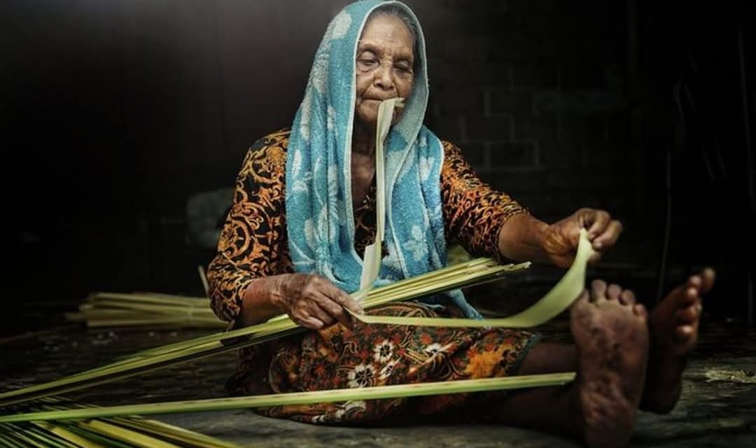 Ngaji Psikologi: HUKUM TABUR TUAI