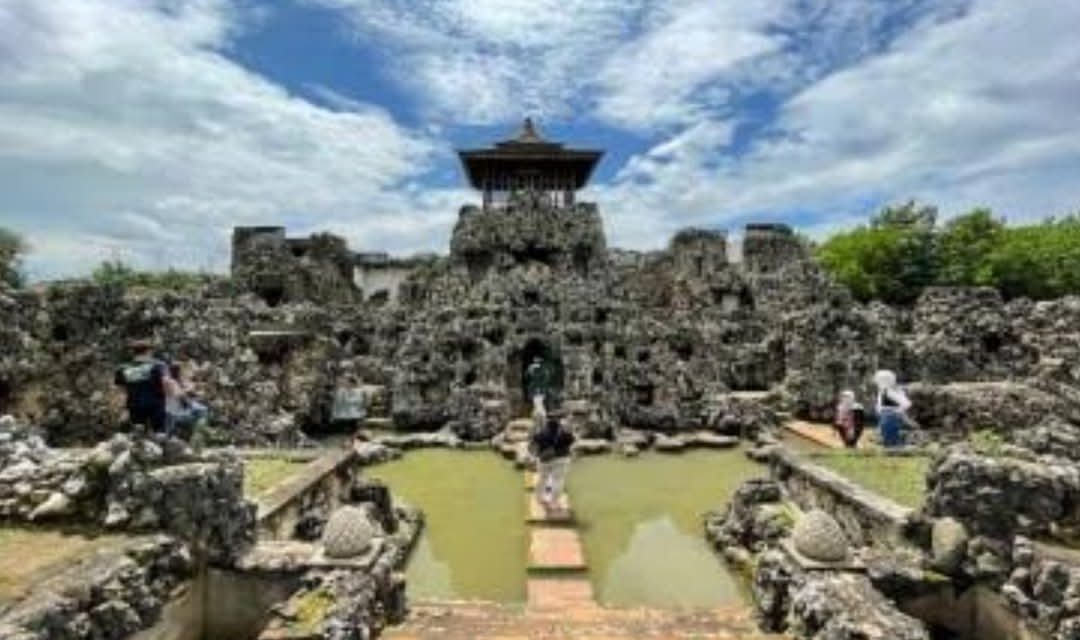 Kisah Mistis: PENGHUNI LAWANG PETENG, GOA SUNYARAGI, CIREBON