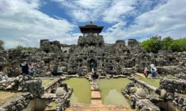 Kisah Mistis: PENGHUNI LAWANG PETENG, GOA SUNYARAGI, CIREBON