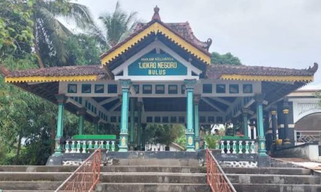 HADIR DI JUMENENG BUPATI COKRONEGORO BUAT BACKUP KARIR