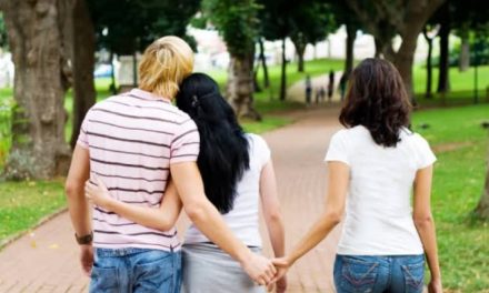 Layanan Kyai Pamungkas: SUAMI TERPIKAT REKAN KANTOR