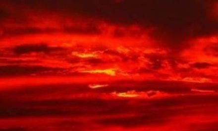 Kisah Mistis: NISAN BERDARAH