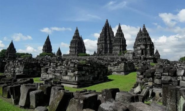 Panggonan Wingit: PRAMBANAN, RORO JONGGRANG & BANDUNG BONDOWOSO