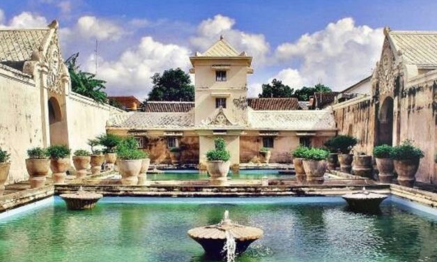 Panggonan Wingit: TAMAN SARI MASIH ANGKER