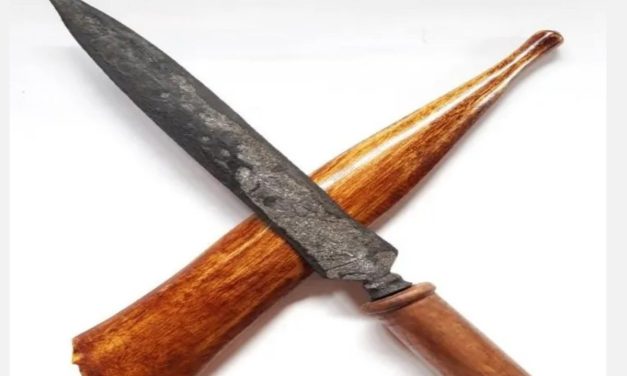 Kisah Mistis: SEJARAH GAIB TOMBAK BARU KLINTING