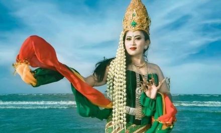 Kisah Mistis: PUSAKA PEMBERIAN RATU PANTAI SELATAN