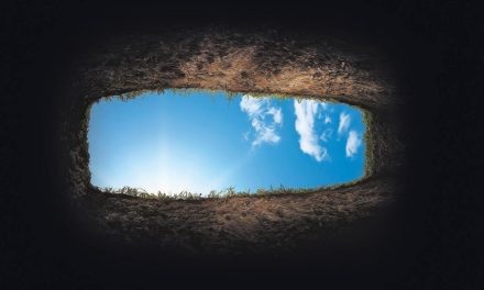 Kisah Mistis: PESAN DARI ALAM KUBUR