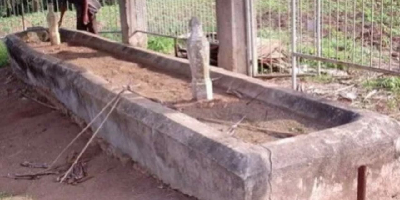 Kisah Mistis: MAKAM DATUK GANJANG, TEBING TINGGI. PANJANGNYA 8 METER!