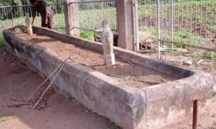 Kisah Mistis: MAKAM DATUK GANJANG, TEBING TINGGI. PANJANGNYA 8 METER!