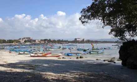 Kisah Mistis: MEMBURU PESUGIHAN GOA PANGGUNG