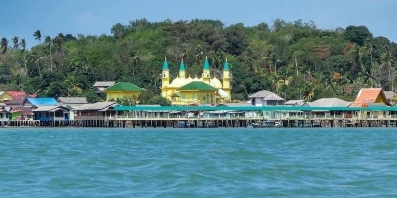 Panggonan Wingit: MISTERI SISA KEMEGAHAN PULAU PENYENGAT