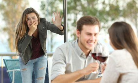 Layanan Kami: SUAMI TERGODA WANITA NAKAL