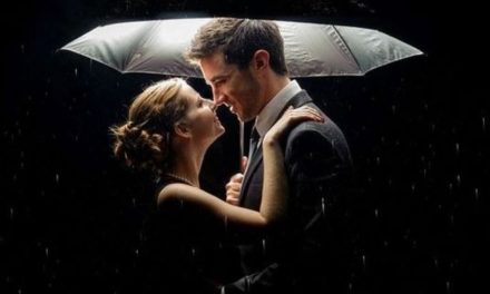 Sex Education: 8 TIPS MENJAGA GAIRAH DI RANJANG