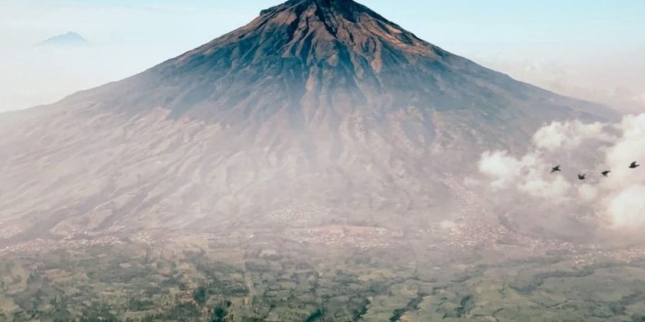 Panggonan Wingit: NYARIS JADI TUMBAL GUNUNG TAMPOMAS