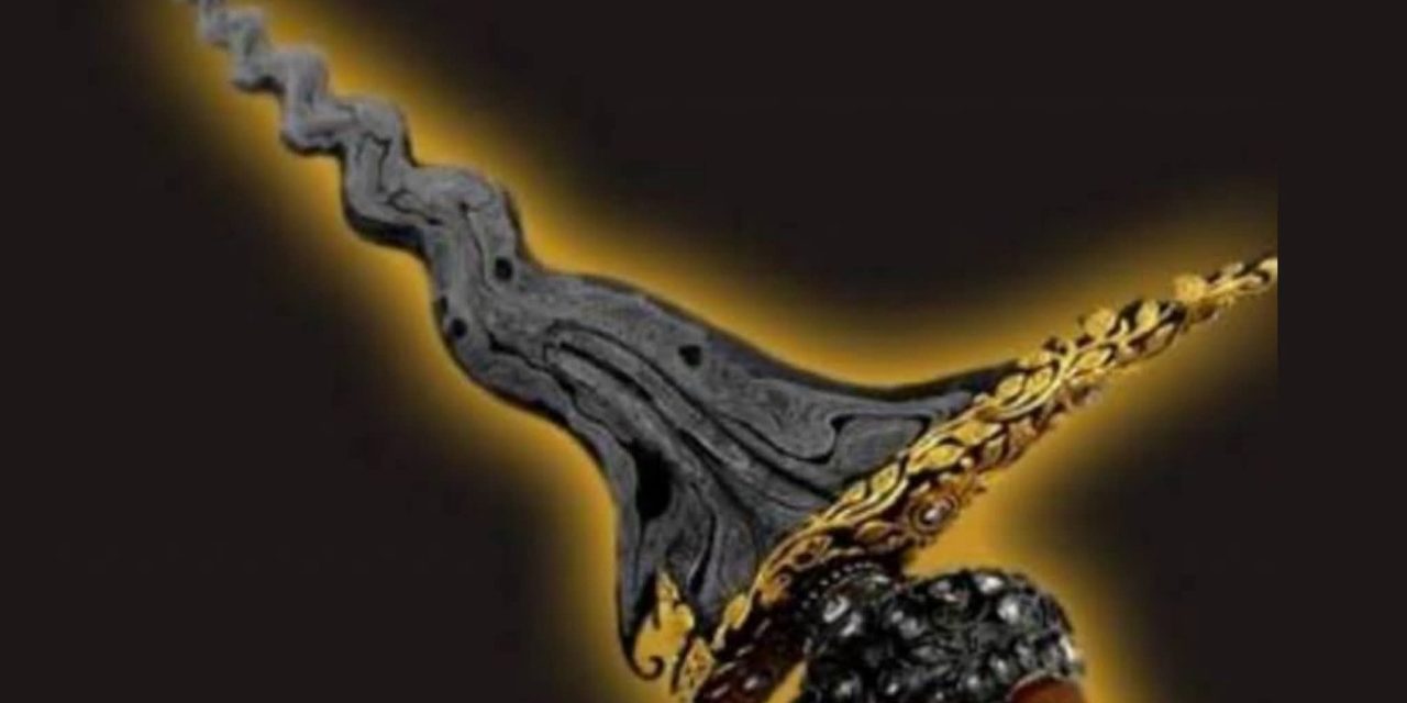 Kisah Mistis: KERIS PUSAKA PEMBAWA PETAKA