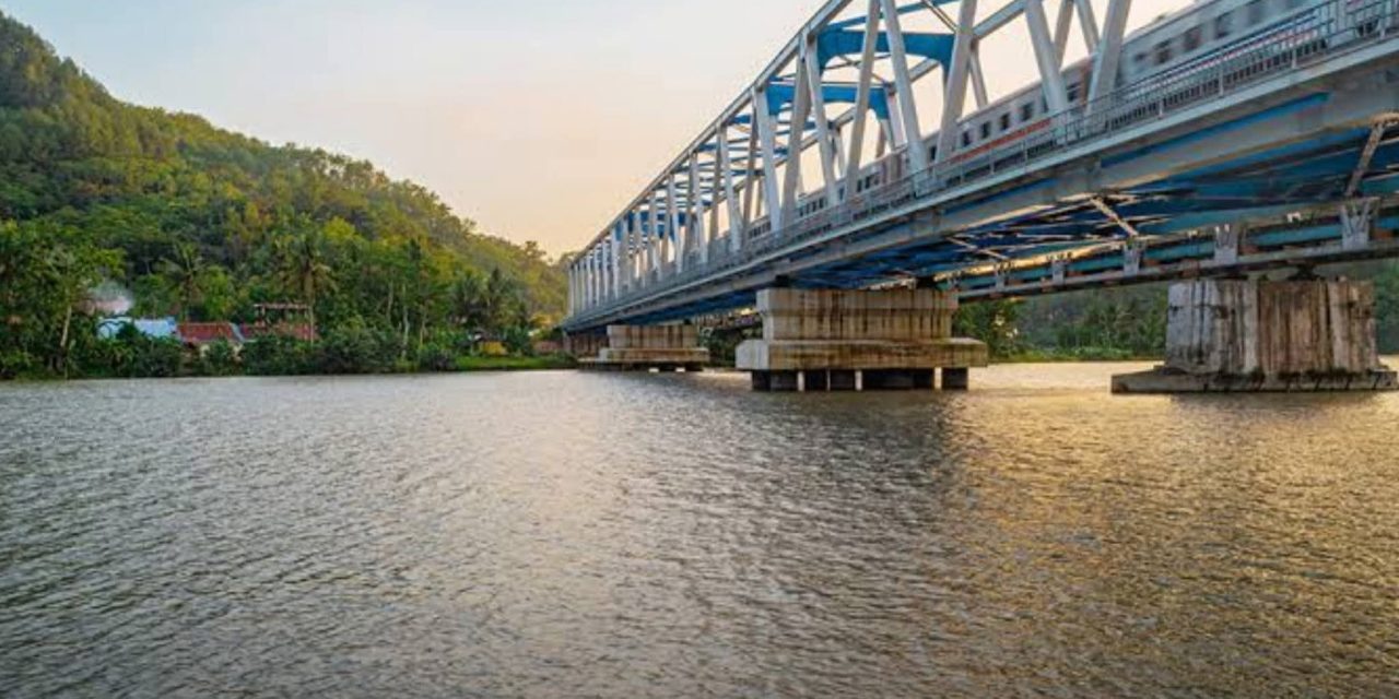 Panggonan Wingit: JIN BETERBANGAN DI ATAS JEMBATAN SERAYU