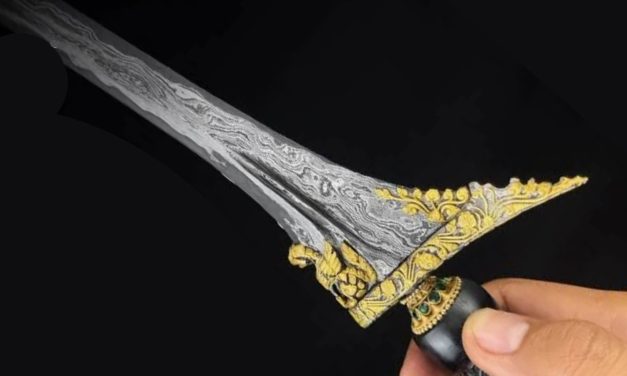 Kisah Mistis: KERIS PENAHLUK HATI