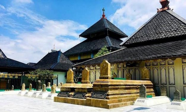 Kisah Nyata: RADEN PATAH, RAJA JAWA KETURUNAN CHINA