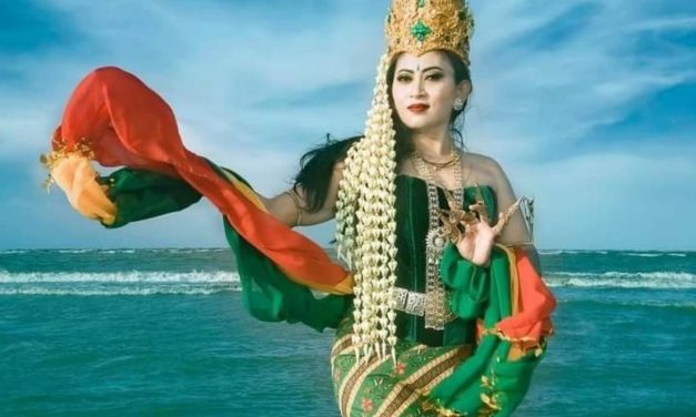 Kisah Mistis: SELENDANG PEMBERIAN NYI RORO KIDUL