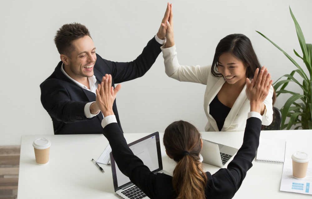 CARA UPGRADE PENAMPILAN, SIKAP, DAN AURA AGAR LEBIH PERCAYA DIRI DAN MUDAH DITERIMA – Konsultasi Back Up Diri